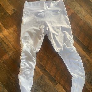 Fabletics Cushel leggings. White. Size L NWT.